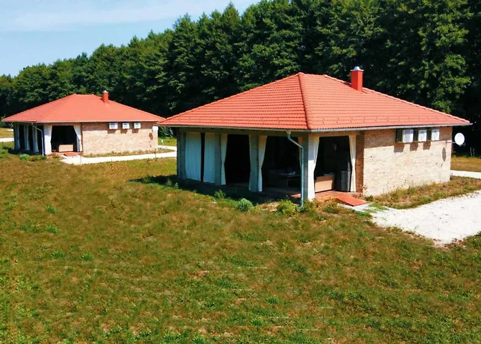 Zafír Apartman Sitke